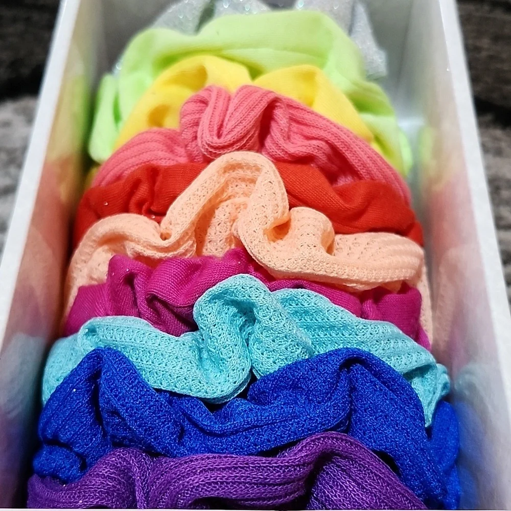 SCUNCI GLAM SPARKLE & SHINE ASSORTED RAINBOW COLORS SCRUNCHIES GIFT-SET